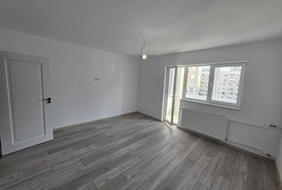 Apartament cu 2 camere decomandat în Titan