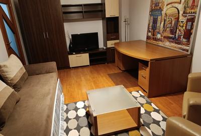 Apartament cu 3 camere decomandat, mobilat în Dristor