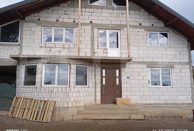 Casă individuală cu 3 camere în Sud-Vest