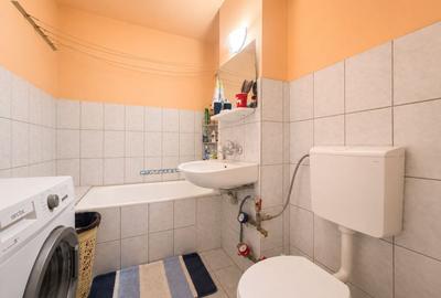 Apartament 3 camere decomandat, zona Alfa, etaj 1, două băi - 12