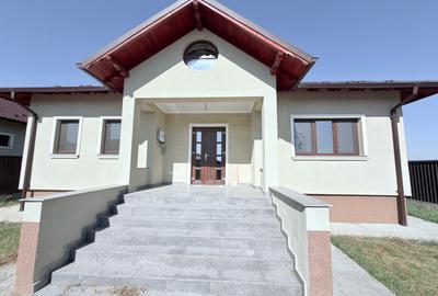 Casă individuală cu 5 camere în Central