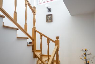 Casă individuală, elegantă, discretă, lumină naturală și confort autentic - 19