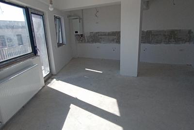 Apartament cu 2 camere decomandat în Tomis Plus