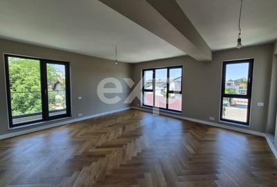Apartament cu 3 camere decomandat în Aviației
