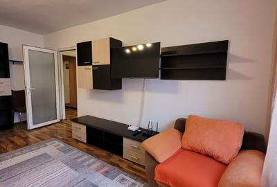 Apartament cu 2 camere decomandat în Sud
