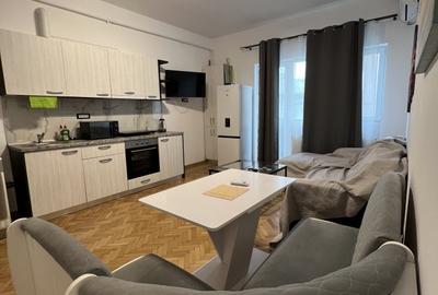 Apartament cu 3 camere semidecomandat, mobilat în Gara de Nord
