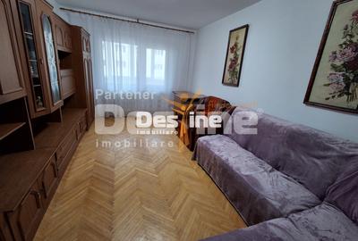 Apartament cu 3 camere decomandat, mobilat în Mircea cel Bătrân