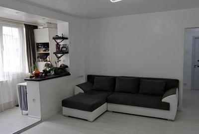 Apartament cu 3 camere semidecomandat în Obor