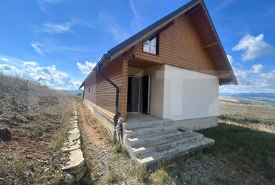 Casă individuală cu 4 camere în Ciurila