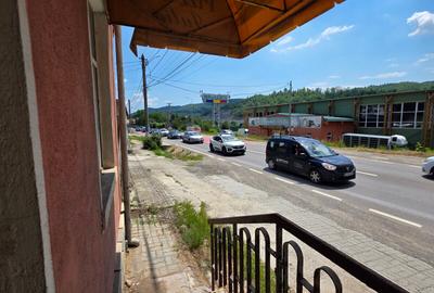 De vanzare spatiu comercial - COMARNIC la DN1 - 21