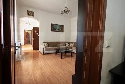 Apartament cu 3 camere decomandat, mobilat în Traian