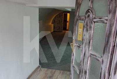 Spatiu comercial ultracentral, curte si loc de parcare - 2