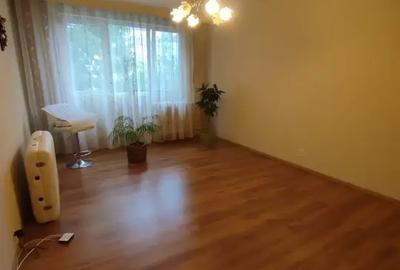Apartament cu 3 camere decomandat în 1 Decembrie 1918