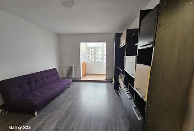 Apartament cu 2 camere semidecomandat în Aeroport