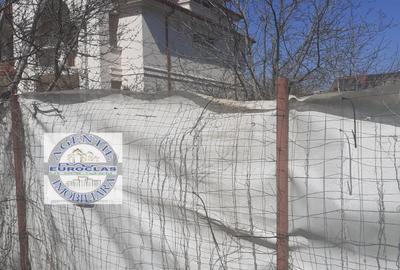 Teren Construcții intravilan de 720 mp, în Kamsas