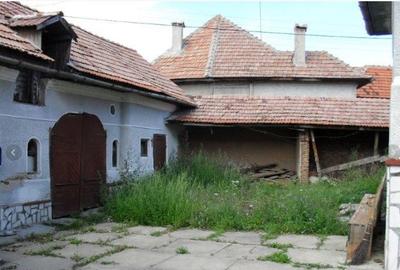Casă cu 3 camere în Poiana Sibiului - 1