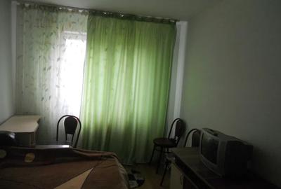 Apratament cu o camera, etajul 3/4, zona Podu Ros - 3