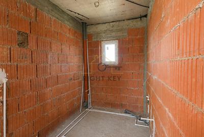 Casa P+1, 4 cam, 350mp teren, toate utilitatile, la rosu! Comision 0% - 8