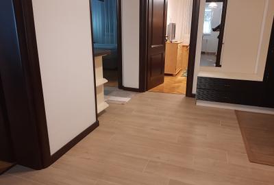 De inchiriat apartament  3  camere zona centrala- langa hotel Central - 7