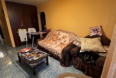 Apartament cu 4 camere decomandat în Pantelimon