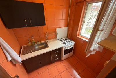 Garsoniera de vanzare, zona Fizicienilor, strada Shitului 9, et 3, bloc din 1983 - 1