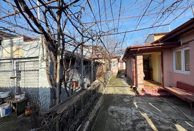 Casă individuală cu 7 camere în Chitila