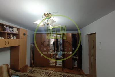 Apartament cu 2 camere de vânzare, Reghin zona centrală - 2