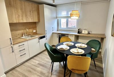 Apartament cu 2 camere semidecomandat, mobilat în Cetate