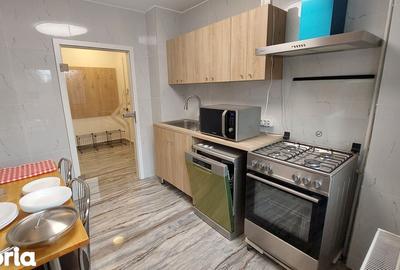 Apartament 2 camere renovat 2022, etaj 2/7, balcon închis,  Metrou Titan 2 min - 4