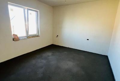 Casa finisata la cheie cu 5 camere in localitatea Santandrei - 3