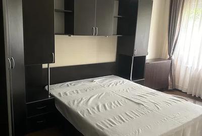 Apartament cu 3 camere semidecomandat, mobilat în Berceni
