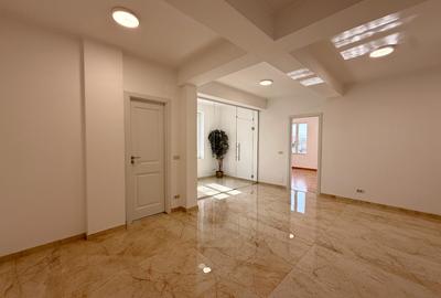 Apartament 4 camere- Bloc Neoclasic cu design tematic CHATEAU BLANC, comision 0 - 2