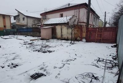 48500 Euro- 293 mp. Teren si casa batraneasca in mun. Galati - 1