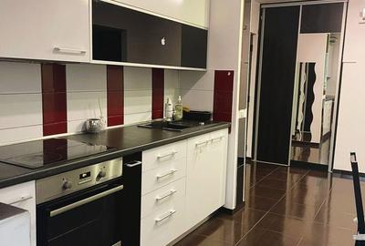 Apartament cu 3 camere decomandat în Berceni