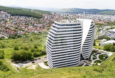 Apartament cu 3 camere decomandat în Zorilor