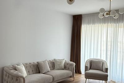 Apartament cu 3 camere semidecomandat, mobilat în Băneasa