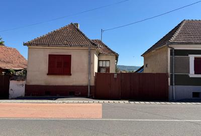Comuna Augustin, casa batraneasca, locuibila, necesita renovare! - 1