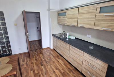 Doua camere comfort maxim, zona Trocadero. - 6