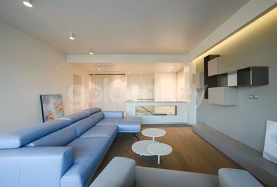 Apartament cu 4 camere semidecomandat, mobilat în Iancu Nicolae