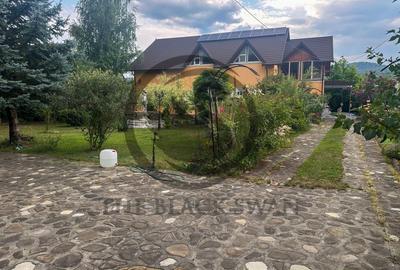 Casă individuală cu 7 camere în Poiana Câmpina