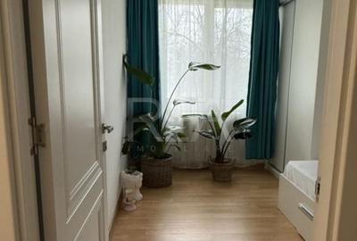 Apartament cu 3 camere decomandat, mobilat în Titan