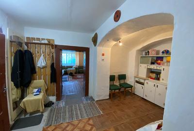 Casă de vacanță , 2 cam, teren 3.381 mp - 6