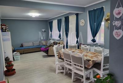 Casa 5 camere de vanzare in Floresti - 1