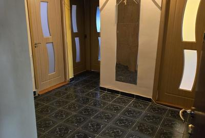 Apartament cu 3 camere de vanzare in Turda - 1