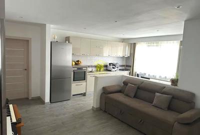 Apartament 3 camere, 73mp, balcon, parcare subterana, etaj intermediar, Florilor - 1