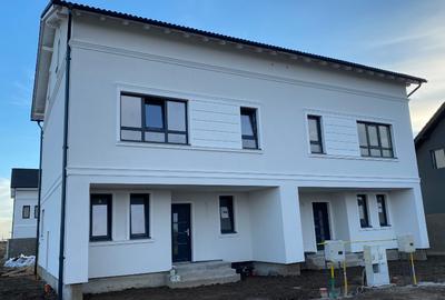 Duplex 1/2 - P+1+M, 160 mpU+terasa, 3 bai, 290 mpT - VANZATOR p. fiz, COMISION 0 - 2