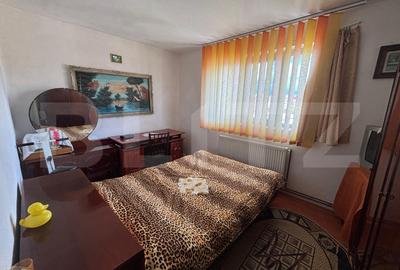 Apartament cu 2 camere semidecomandat, mobilat în Micro 11