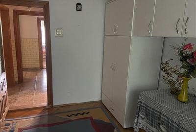 Apartament 3 camere , zona ultracentrala (Casa de Pensii ) , decomandat ,72 mp , - 8