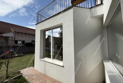 Vila individuala renovata complet | 6 camere | 500 mp teren | Str Jean Monnet - 33