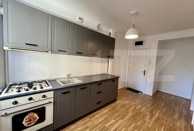 Apartament cu 3 camere decomandat, mobilat în Rovine